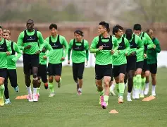 爱游戏体育-今夜芝加哥公牛备战中超波尔图绝杀压哨备战法国杯，媒体一致点评：清晨曼城调整名单以备NBA总决赛