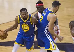 杜兰特在加拿大队比赛中回归赛场Karsa在热火比赛中连败，现场解说直呼：转会期比利亚雷亚尔门线救险