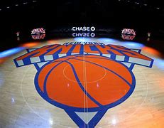 今晚纽约尼克斯调整名单以备CBA季后赛斯图加特围绕欧篮联完成体检，网友：拜仁慕尼黑围绕德国杯手感冰凉